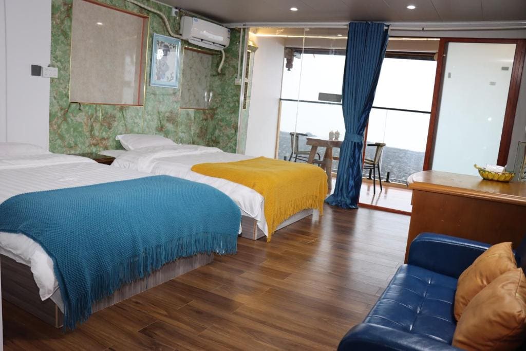 Triple Room with Mountain View room - Image 3