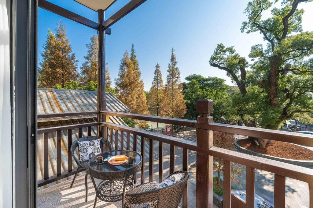 Family Room with Mountain View room - Image 3