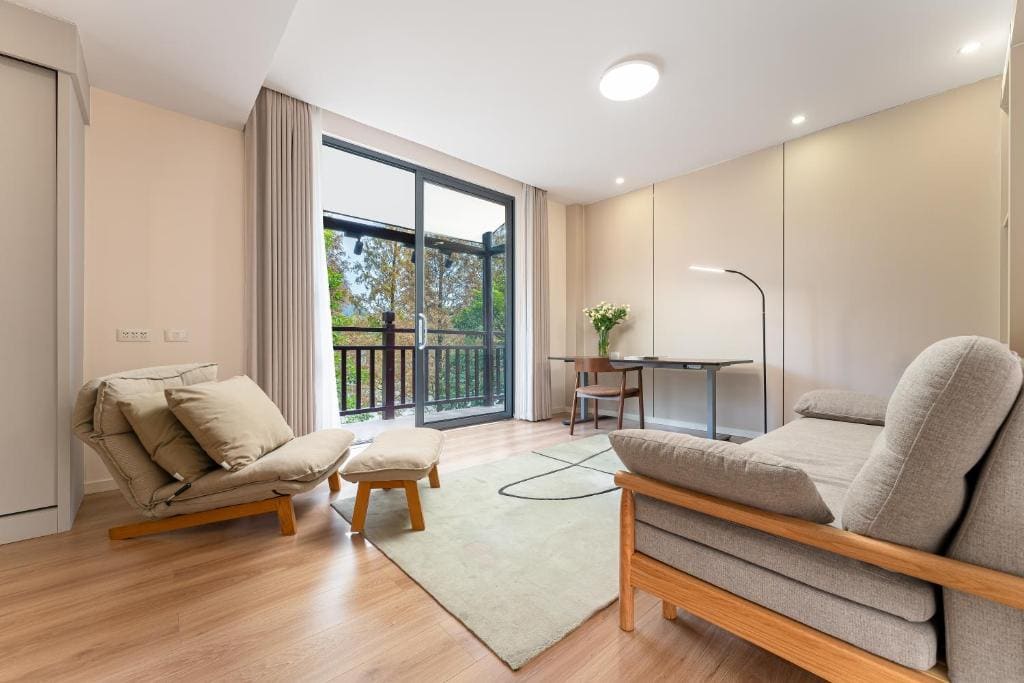 Family Room with Mountain View room - Image 2