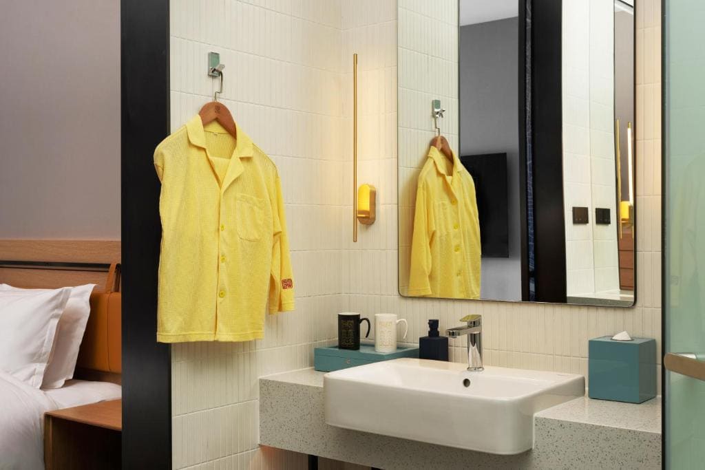 Deluxe Twin Room room - Image 3