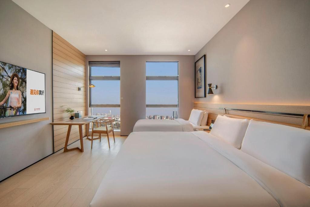 Deluxe Triple Room room - Image 2
