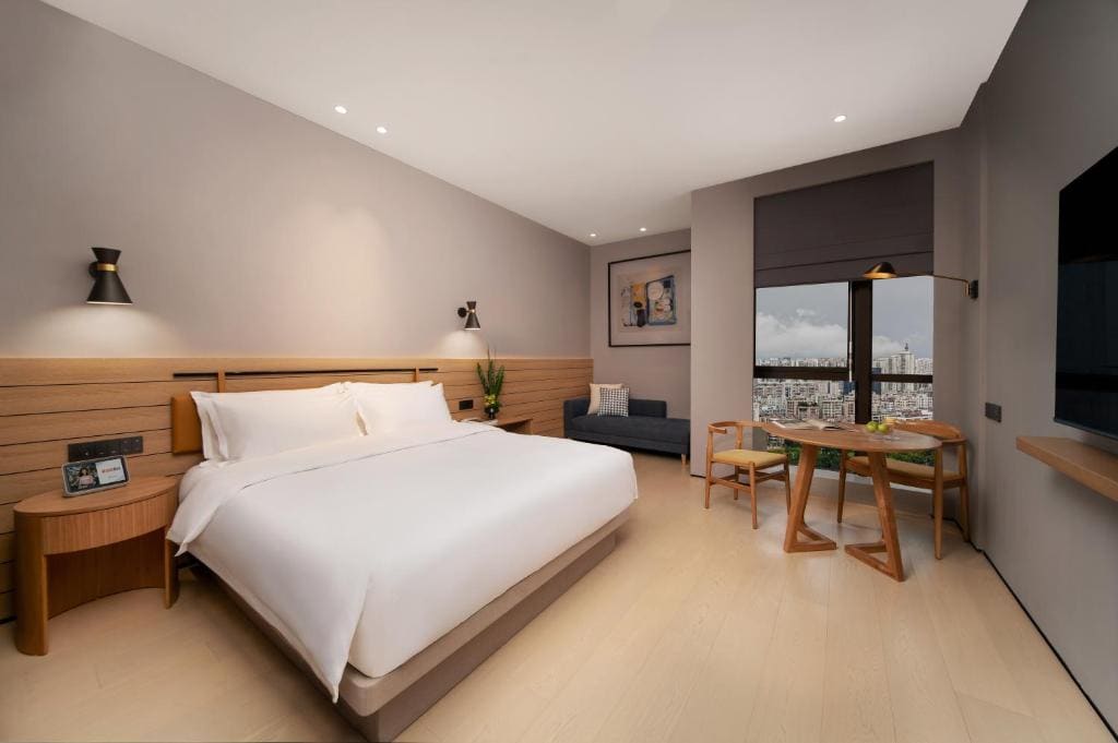 Deluxe King Room-City View room - Image 1