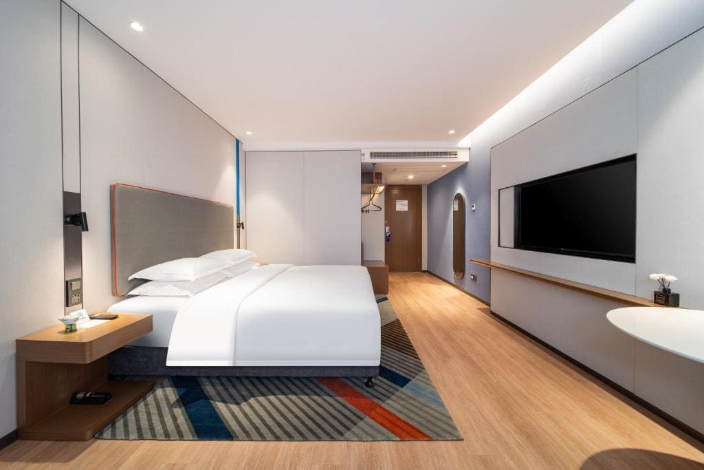 Standard King Room with Extra Floor Space room - Image 3