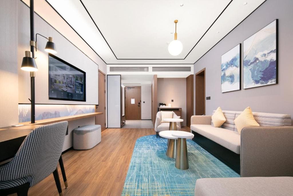 Deluxe King Suite room - Image 1