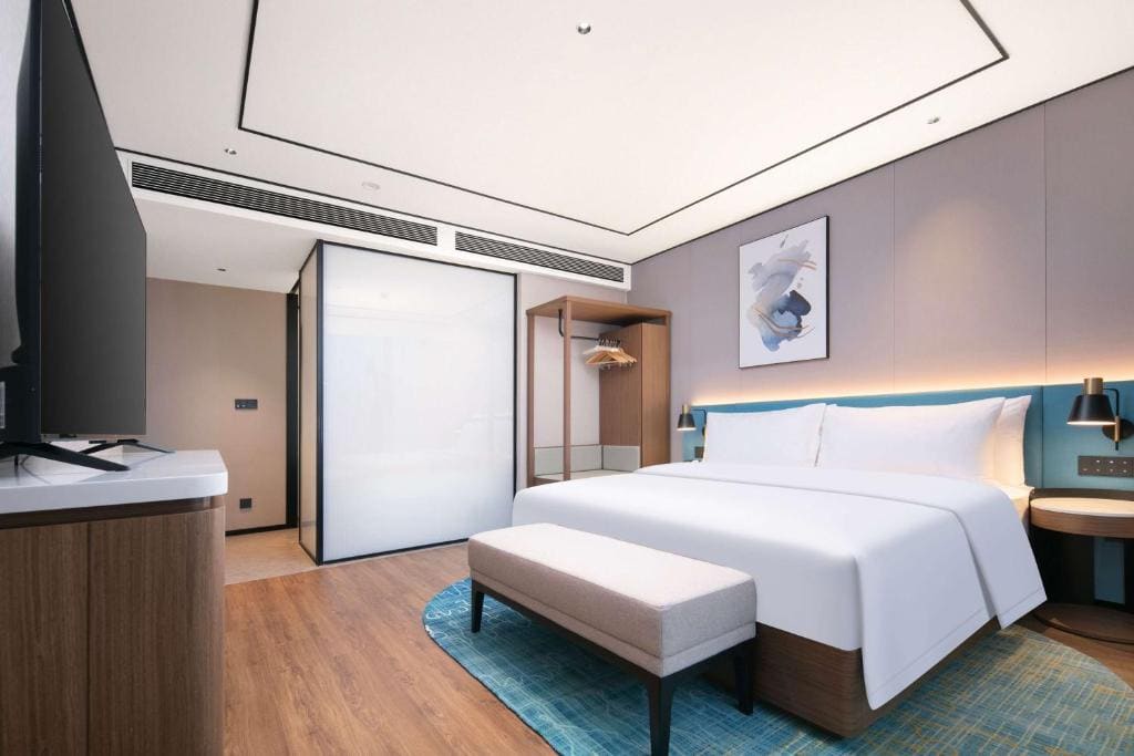 One-Bedroom King Suite room - Image 1