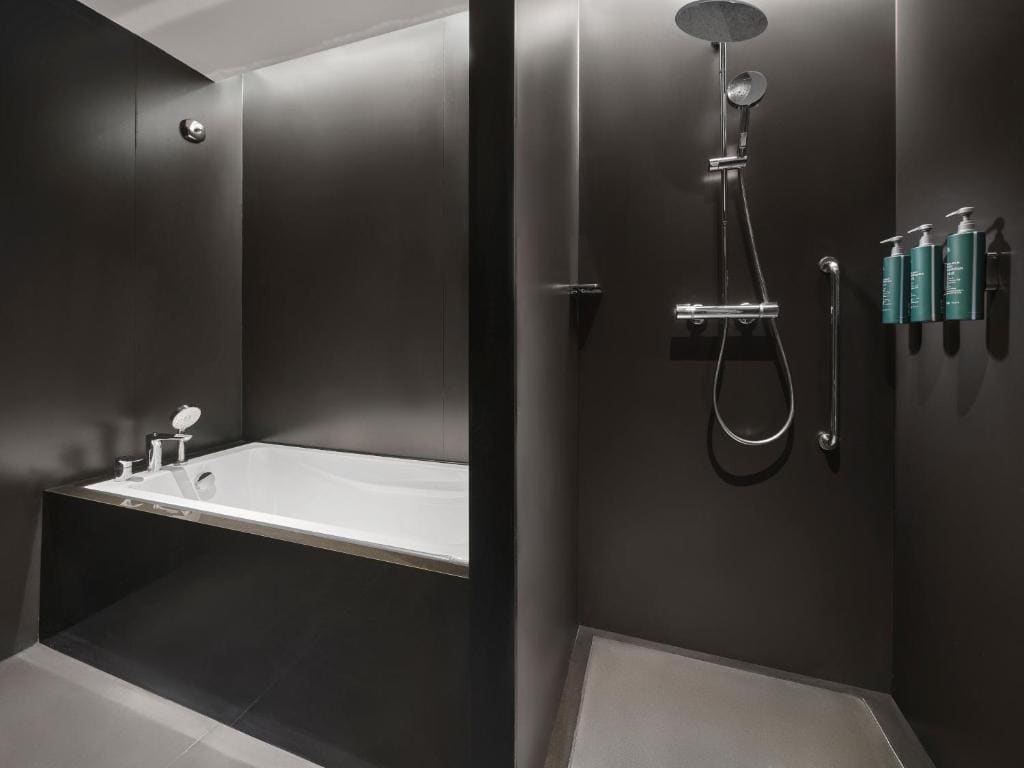 Deluxe Twin Room room - Image 1