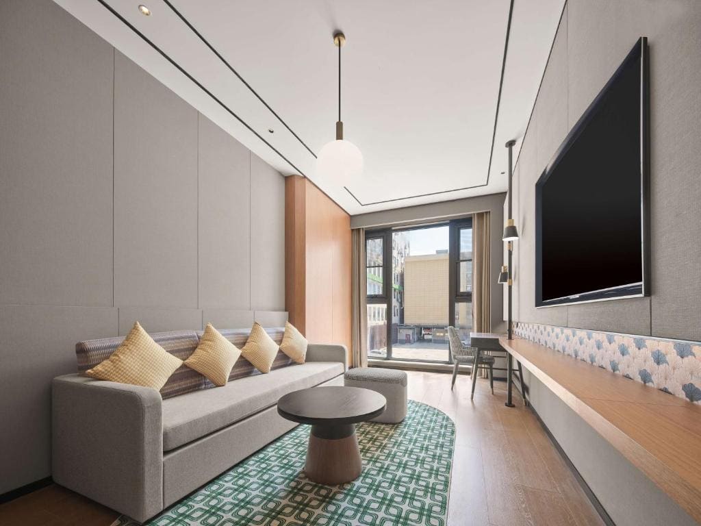 Deluxe King Suite room - Image 2