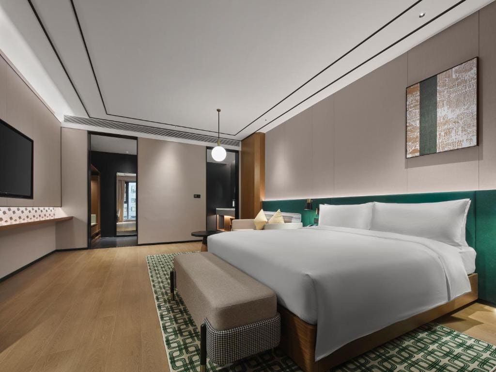King Guest Room room - Image 1