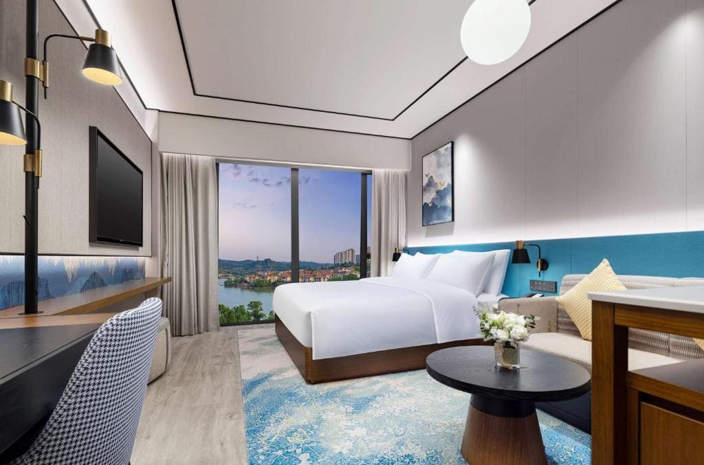 King Room with Lake View room - Image 3