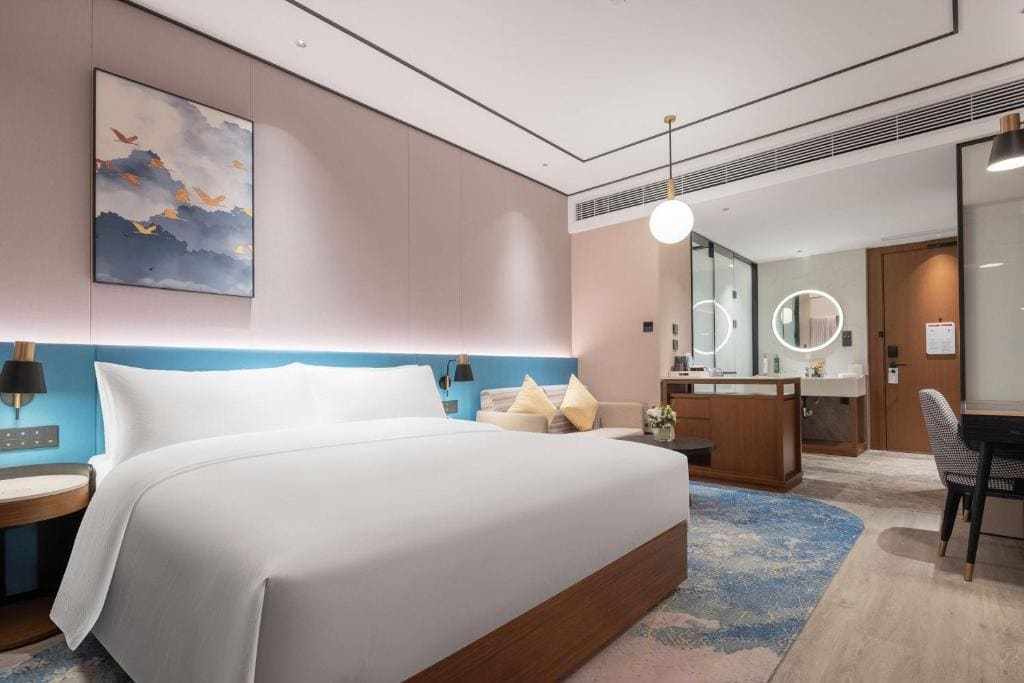 King Guest Room room - Image 1