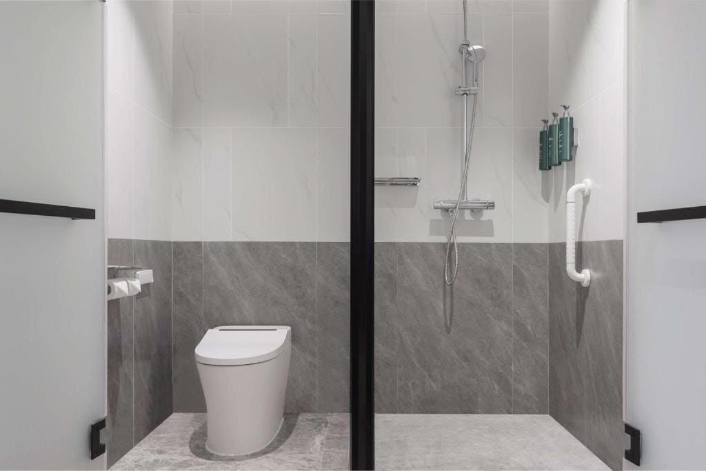 Deluxe King Suite room - Image 2