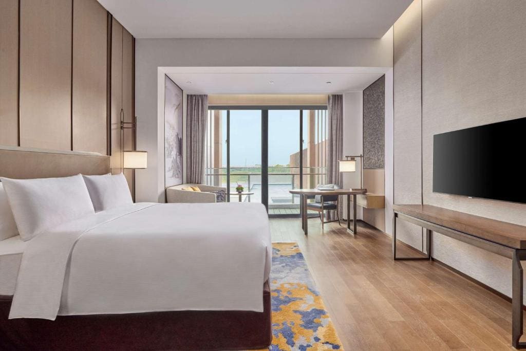 King Guest Room room - Image 1