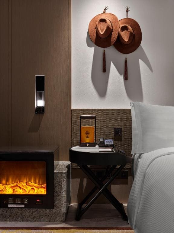 Deluxe King Suite room - Image 1