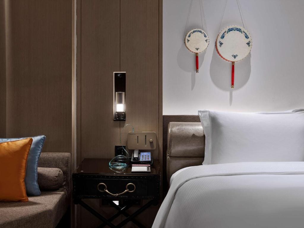 King Guest Room room - Image 3