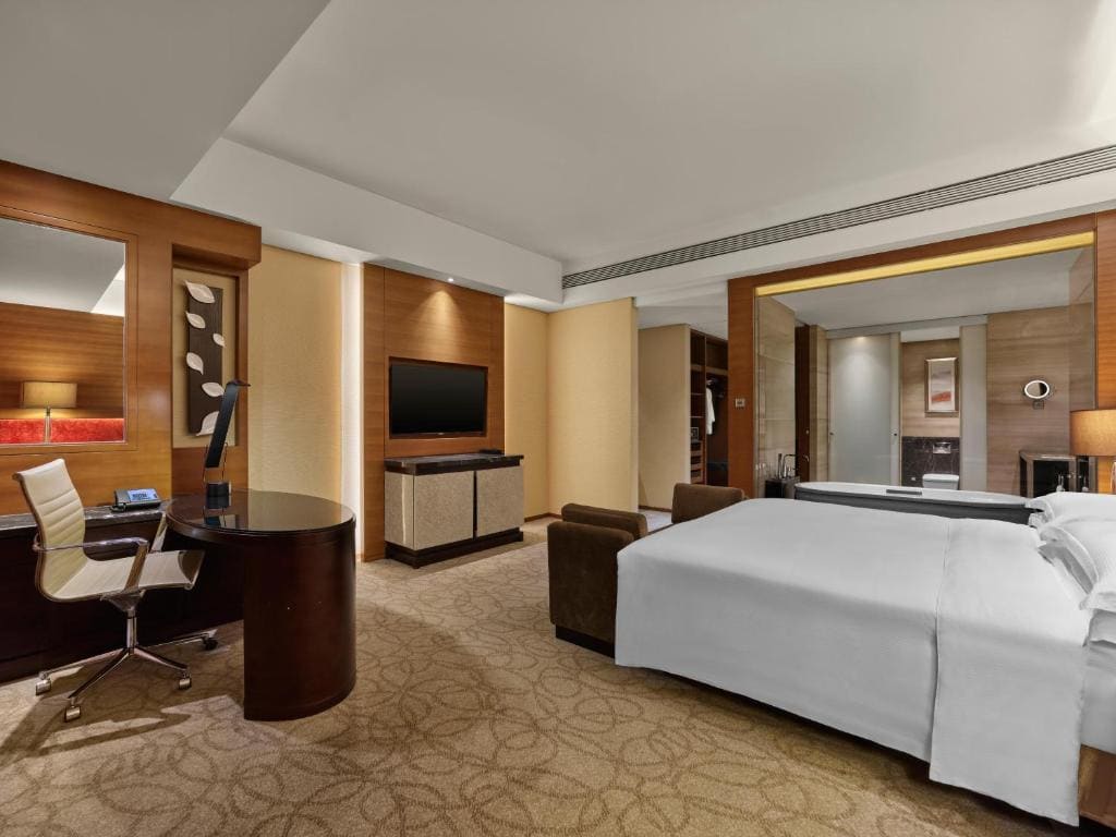 Deluxe King Room room - Image 1