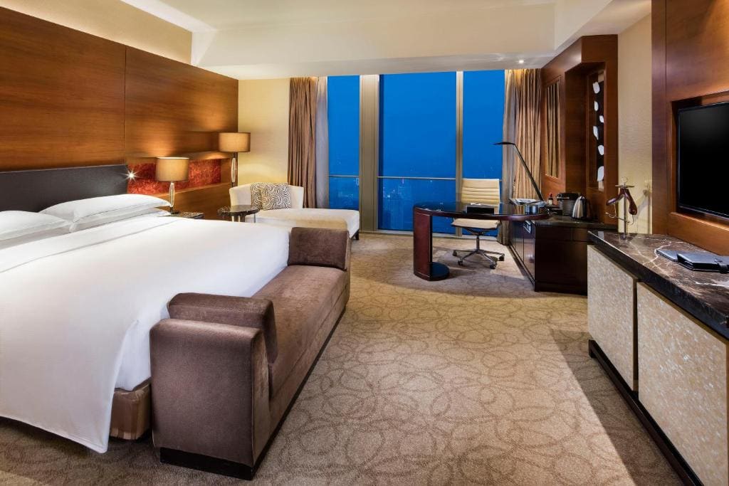 Deluxe King Room room - Image 2
