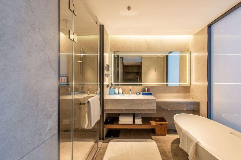 Deluxe Twin Room - Non-Smoking room - Image 2