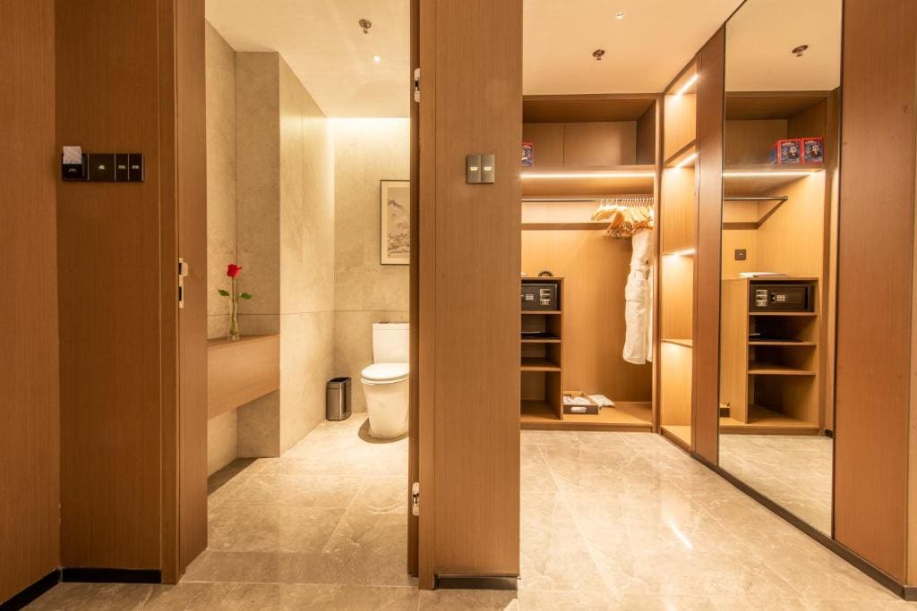 Executive King Suite - Non-Smoking room - Image 1