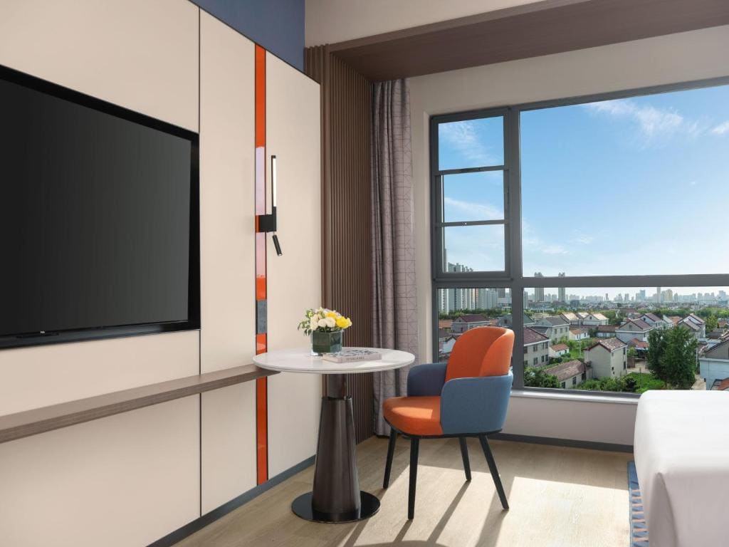 Standard Double Room with Two Double Beds and City View room - Image 1