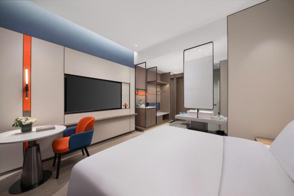 Standard King Room with City View room - Image 1