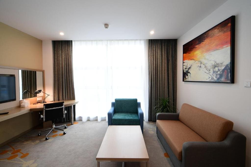 King Suite with Additional Living Area room - Image 2