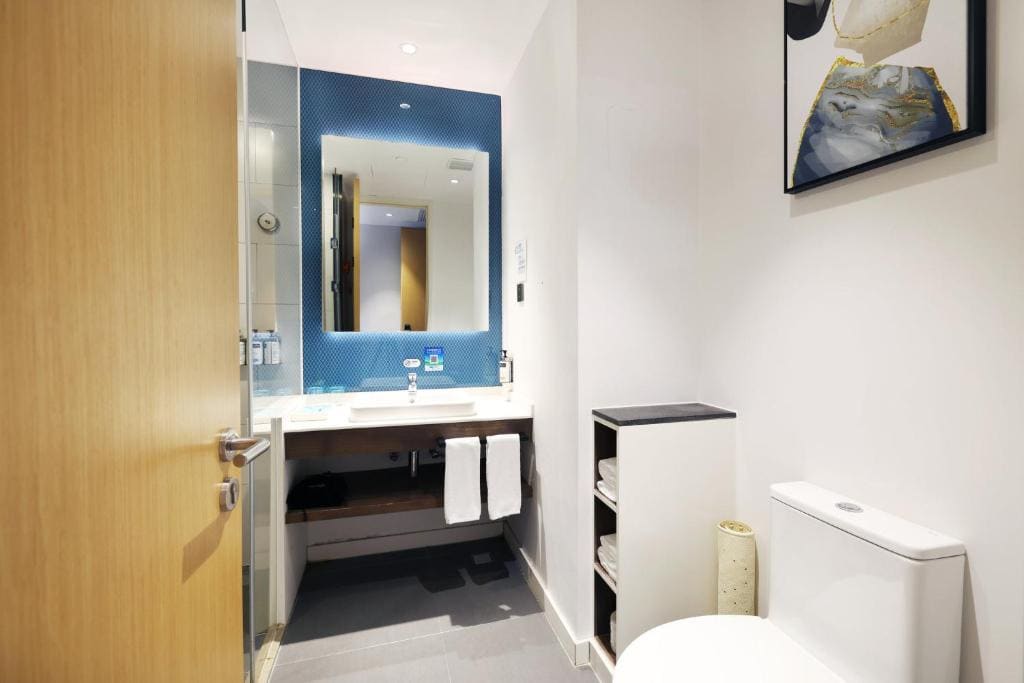 Standard Room with Two Single Beds room - Image 3