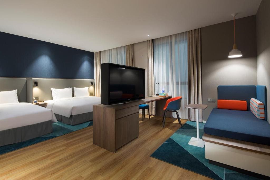 Family Room room - Image 2