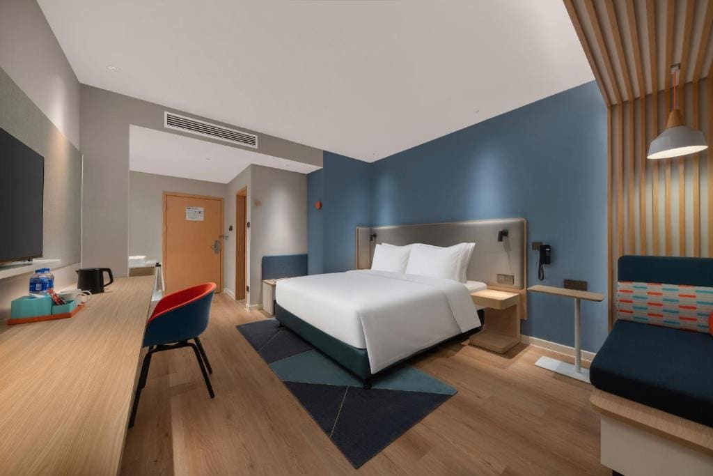 Standard King Room with Balcony and River View room - Image 1