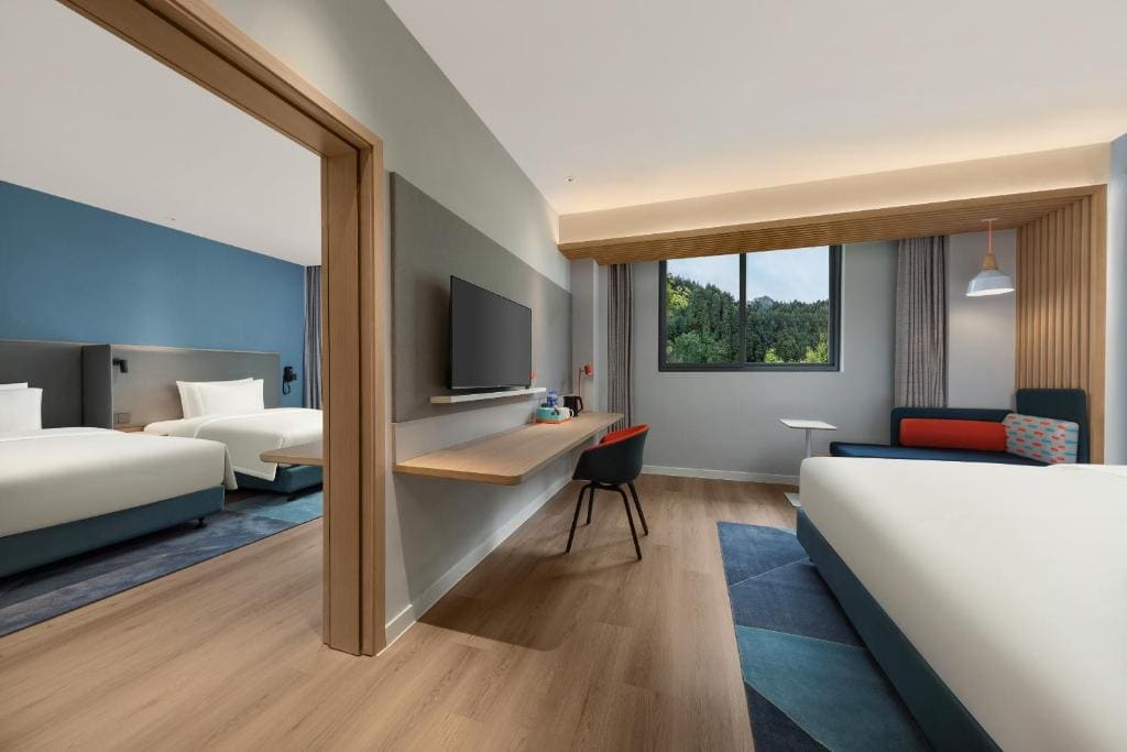 Standard King Room - Accessible room - Image 1