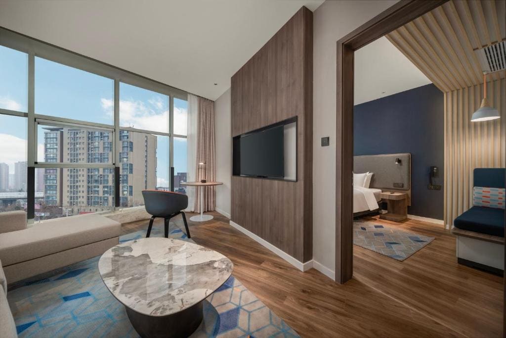 One-Bedroom Suite room - Image 3