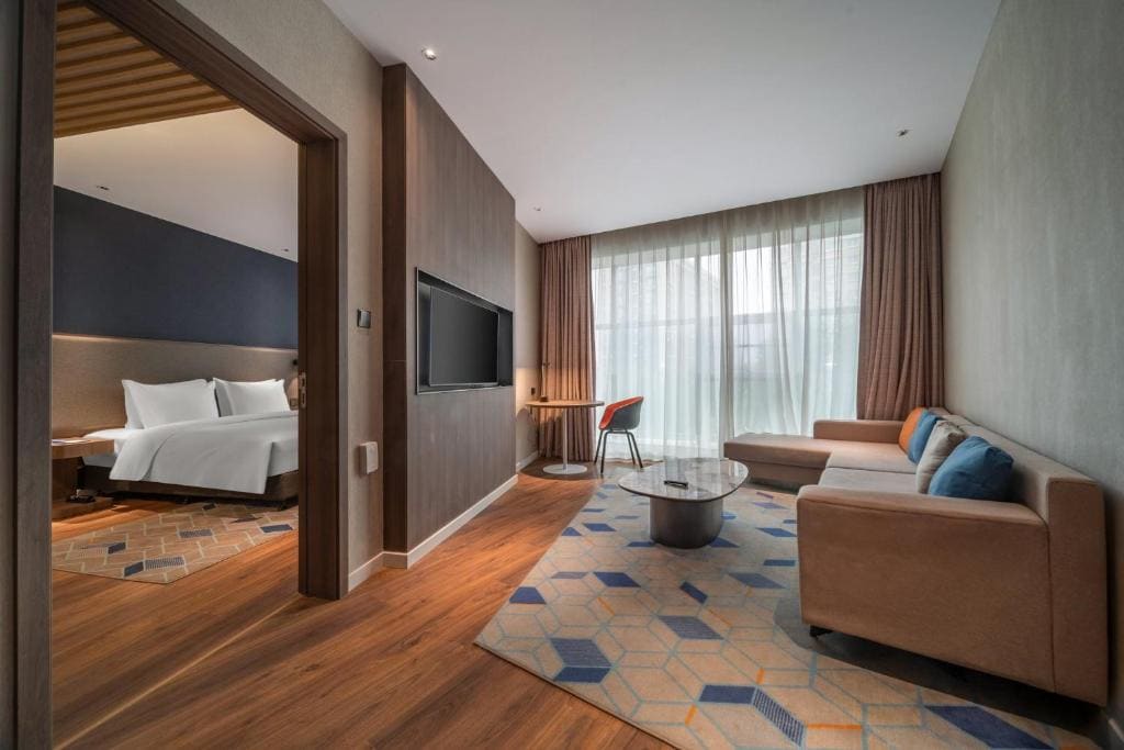 One-Bedroom Suite room - Image 2