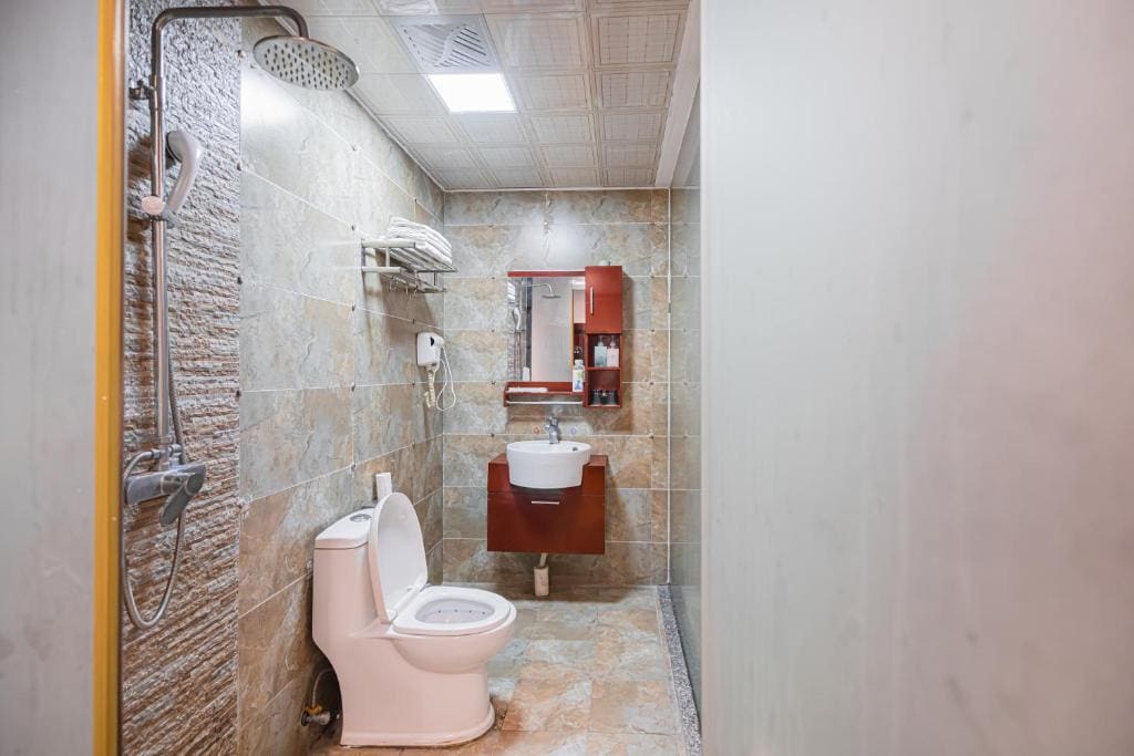Comfort Triple Room with Shower room - Image 1