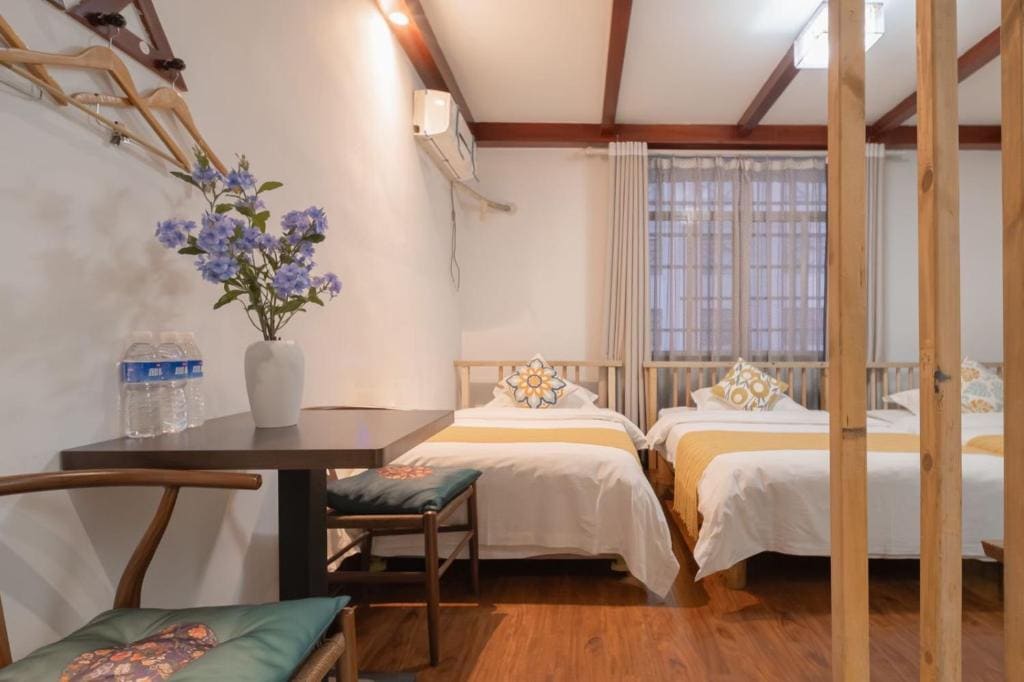 Comfort Triple Room with Shower room - Image 3
