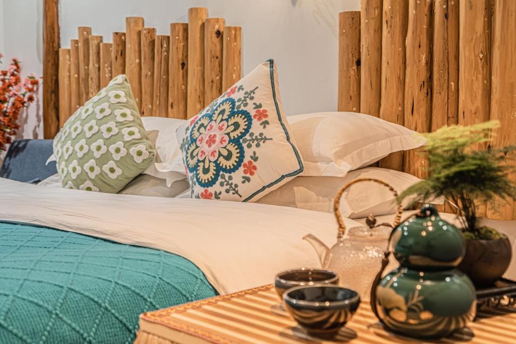 Deluxe Double Room with Shower room - Image 1