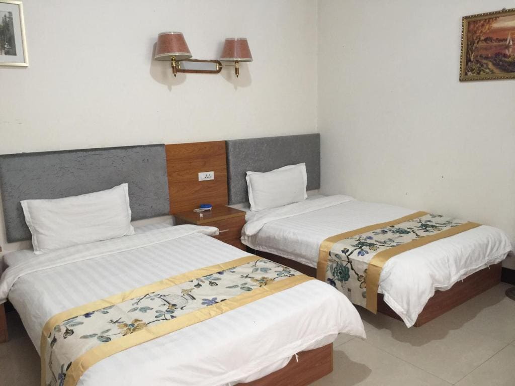 Twin Room with Private Bathroom room - Image 1