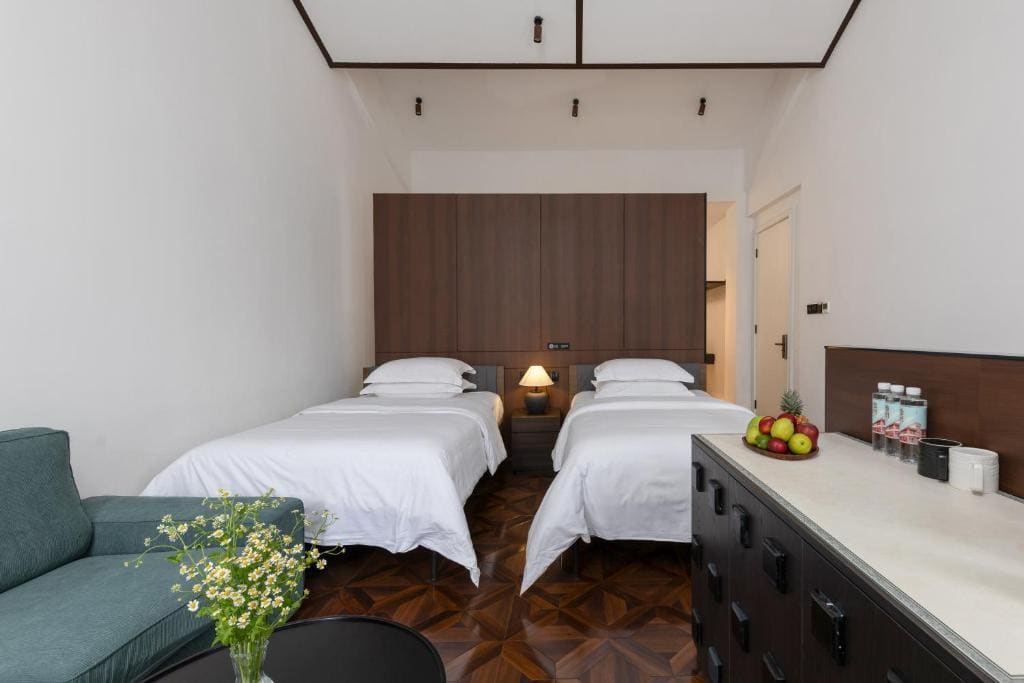Twin Room with Balcony room - Image 1