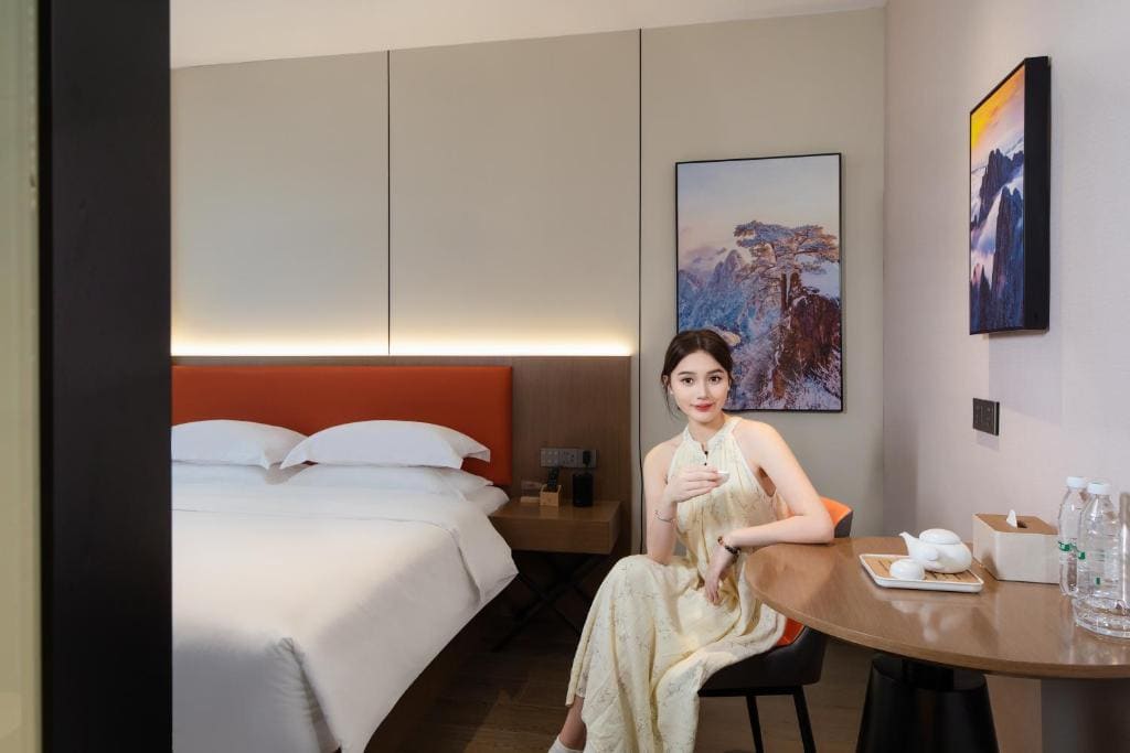 Superior Queen Room room - Image 2