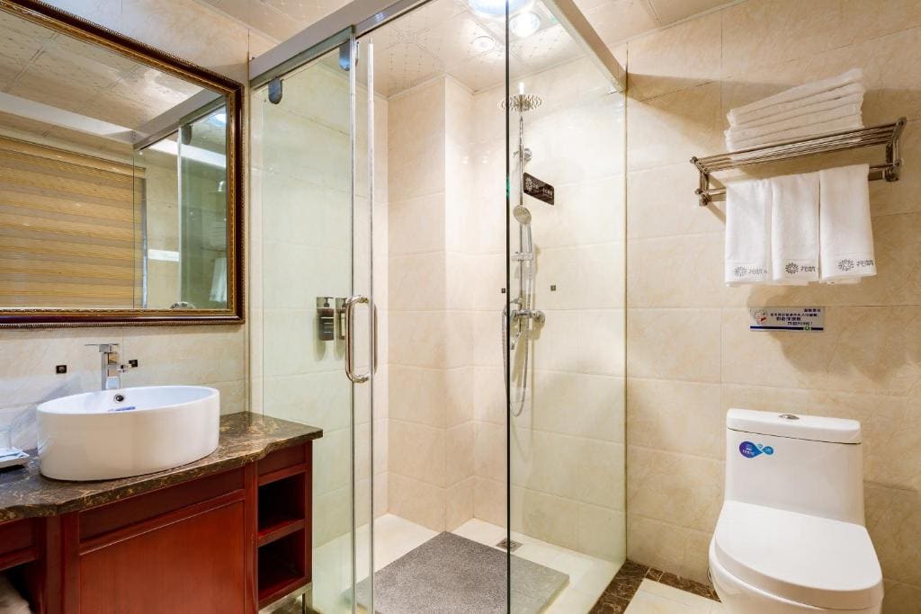 Deluxe Triple Room room - Image 2