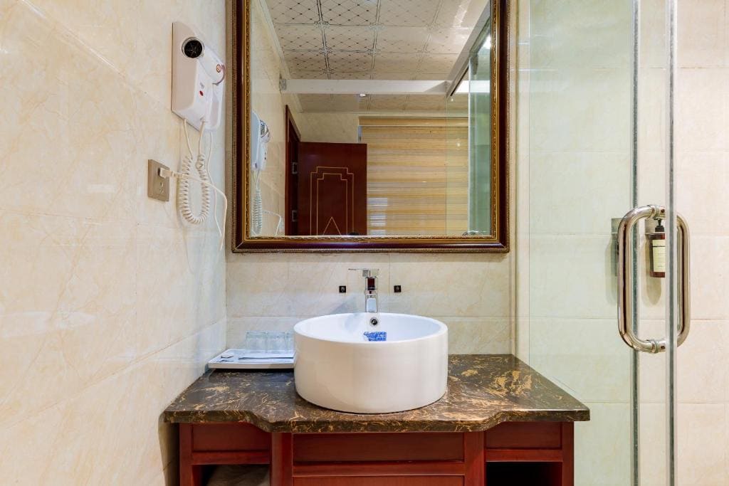 Deluxe Triple Room room - Image 1
