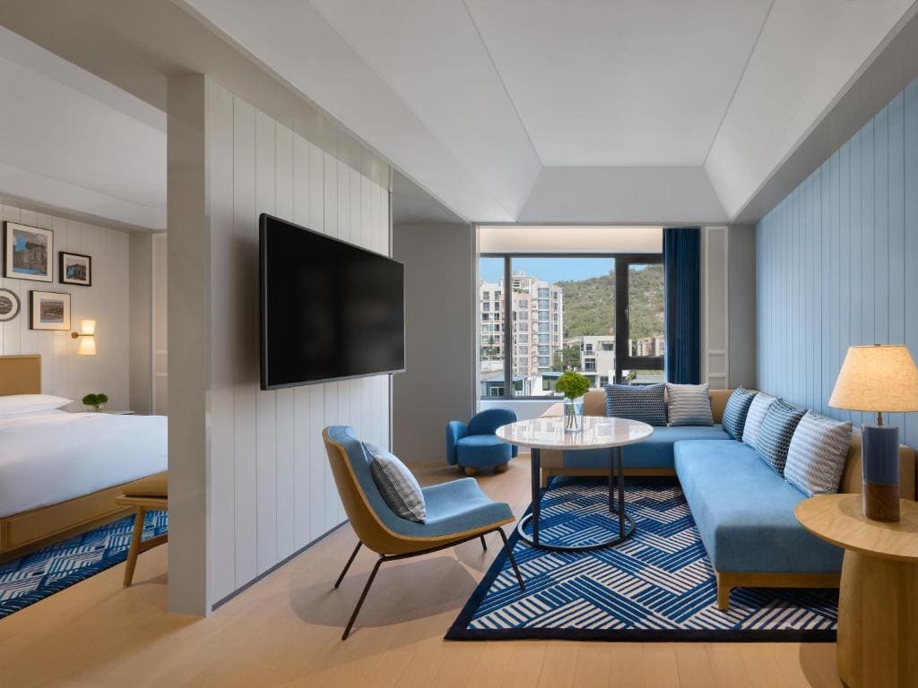 King Suite room - Image 2