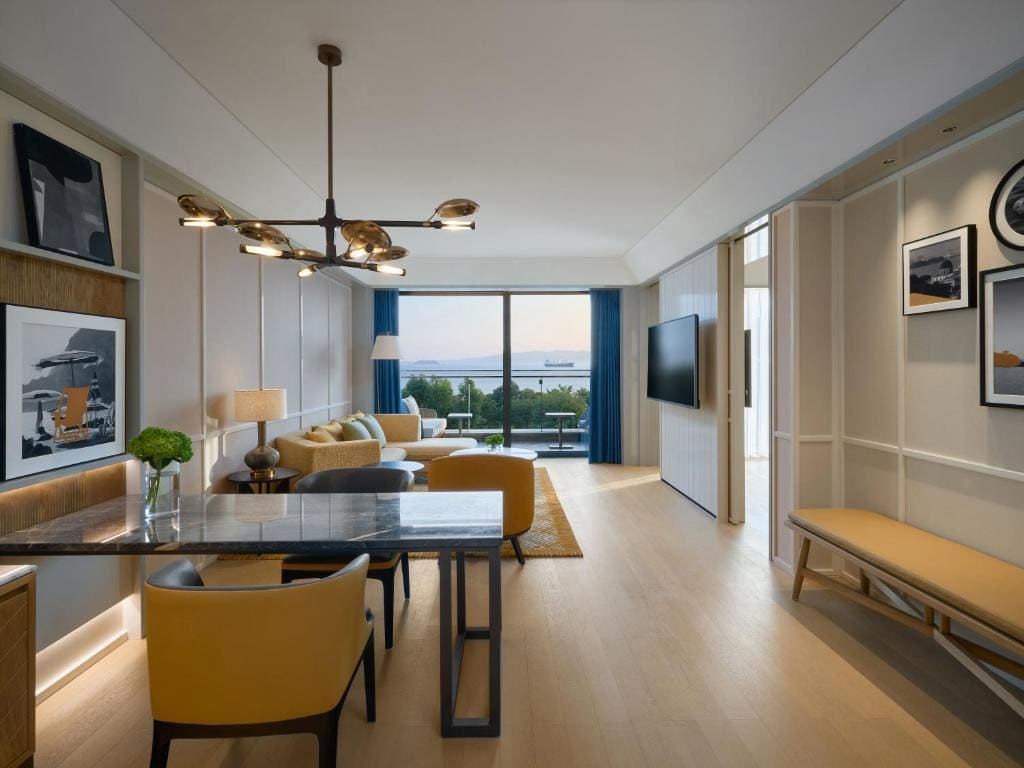 Premier King Suite room - Image 3