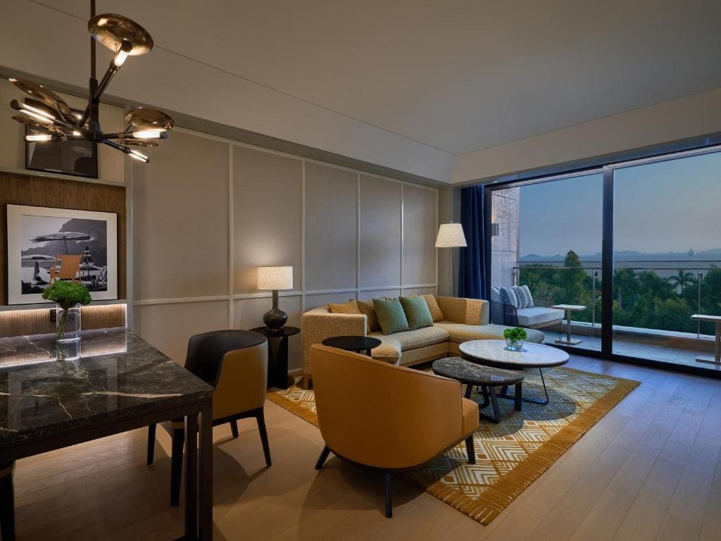 Premier King Suite room - Image 2