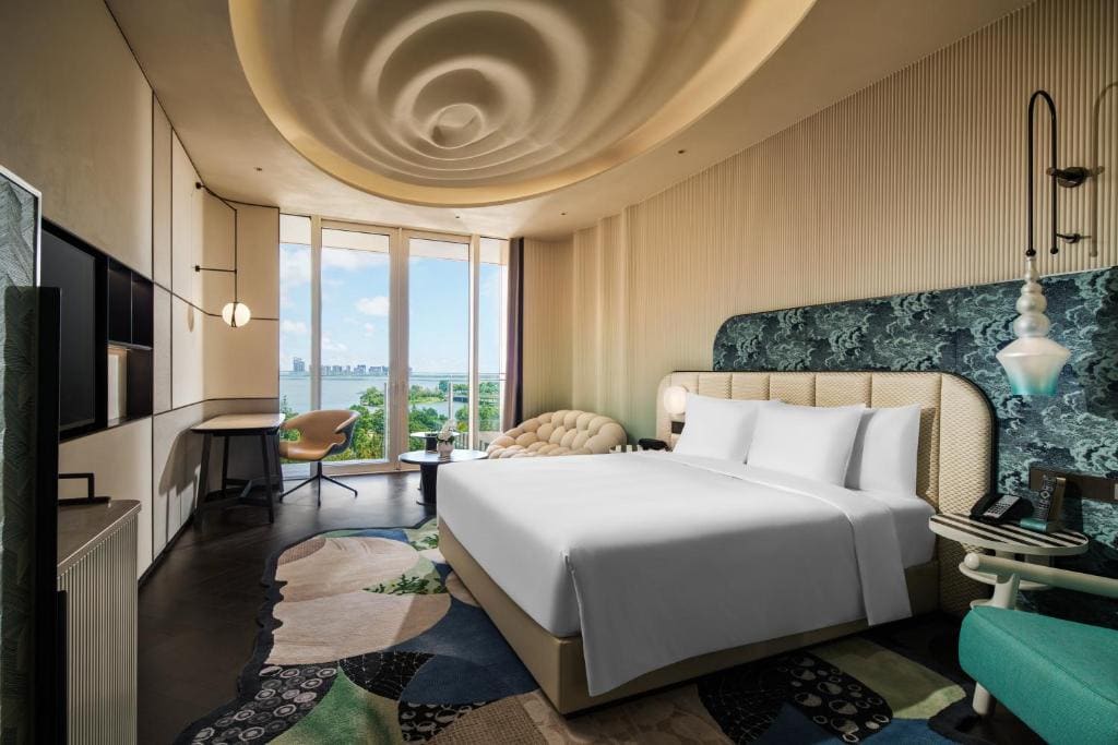 Standard King Room with Balcony and River View room - Image 3