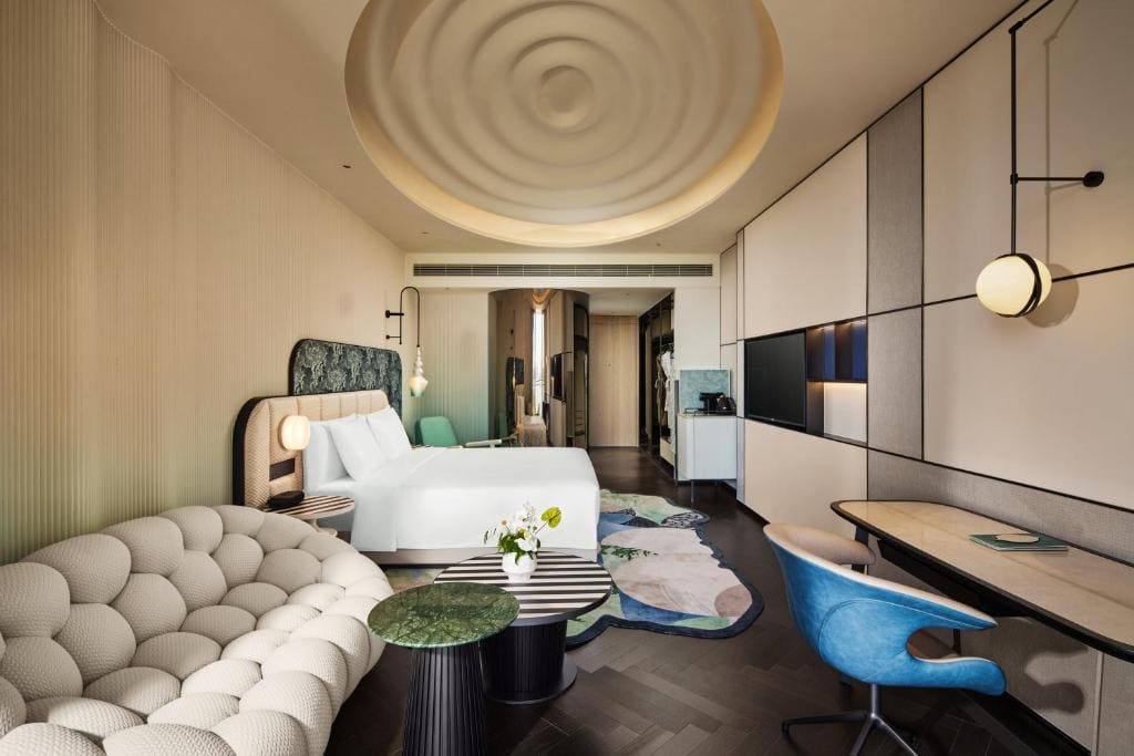 Standard King Room with Balcony and River View room - Image 2
