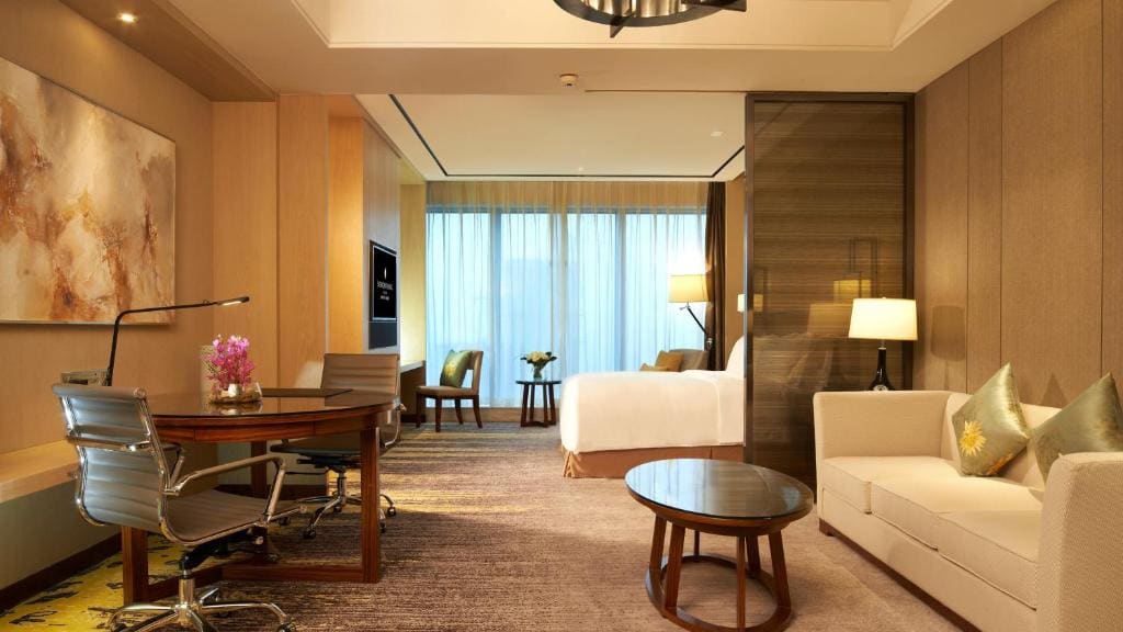 Junior King Suite with View - Non-Smoking room - Image 1