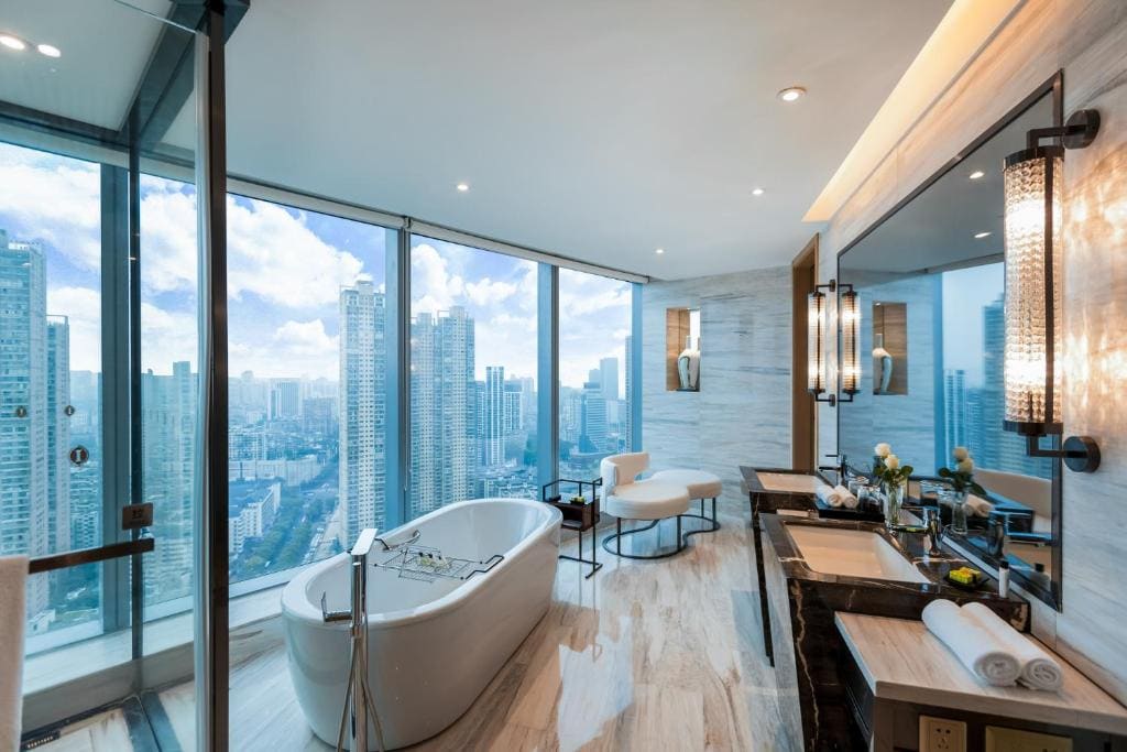 Junior King Suite with View - Non-Smoking room - Image 3