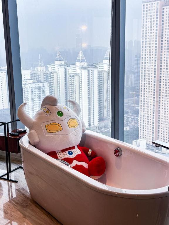 Junior King Suite with View - Non-Smoking room - Image 2