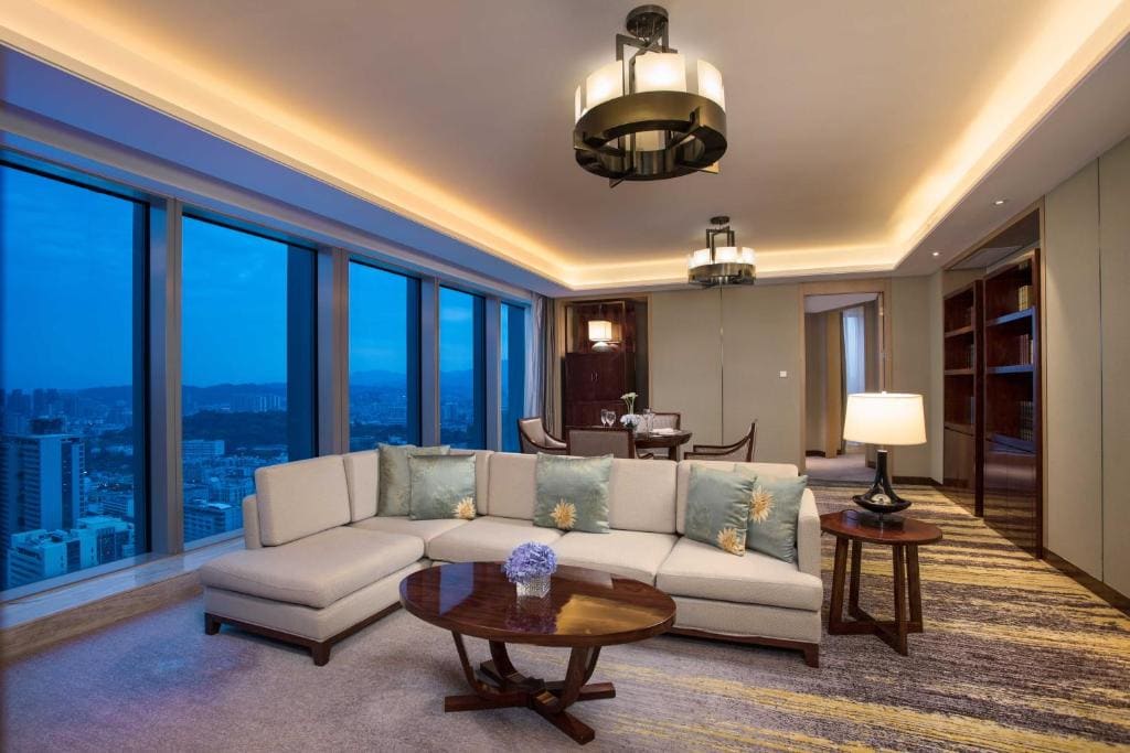 One-Bedroom Suite room - Image 3