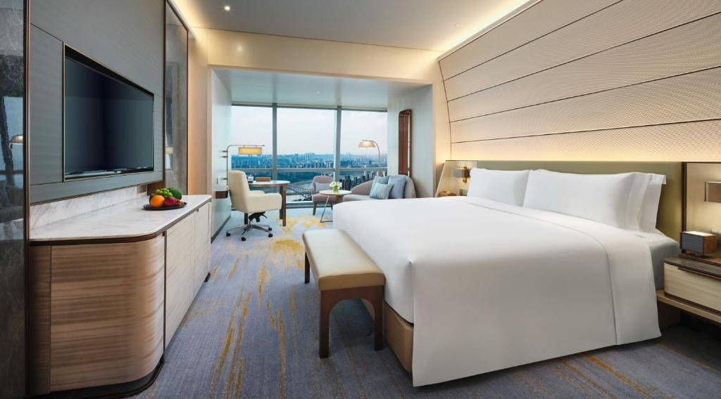 Classic King Room with City View room - Image 1