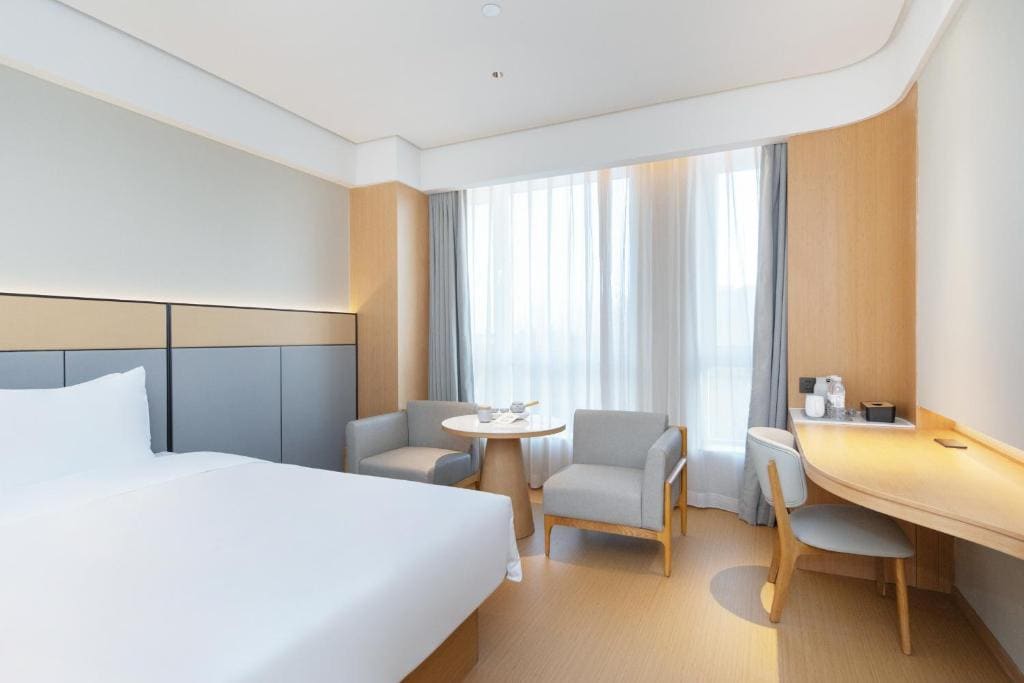 Superior Twin Room room - Image 3